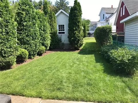 263 E Main St, Bath, PA 18014 photo 15