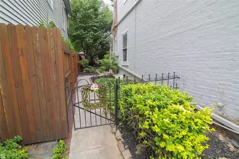 127 E Wall St, Bethlehem, PA 18018 photo 24