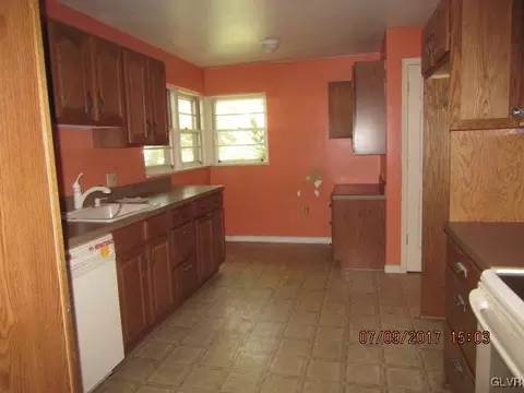 45 E Washington Ave, Bethlehem, PA 18018 photo 6