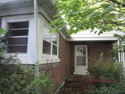 45 E Washington Ave, Bethlehem, PA 18018 photo 2