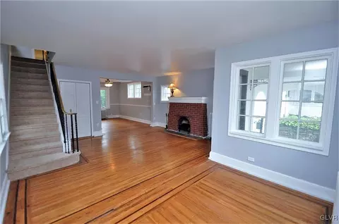 7807 Parkview Rd, Other Pa Counties, PA 19082 photo 2