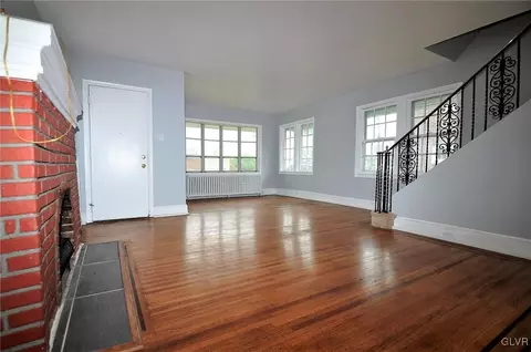7807 Parkview Rd, Other Pa Counties, PA 19082 photo 3