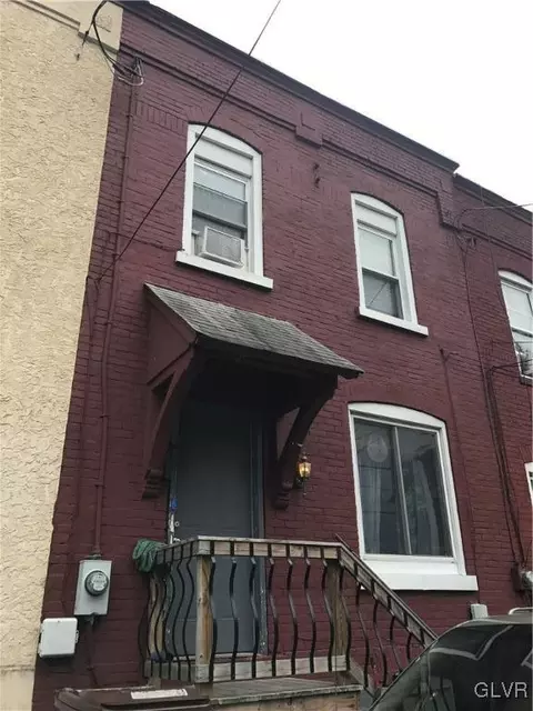 1140 Amplex St, Bethlehem, PA 18015 photo 2