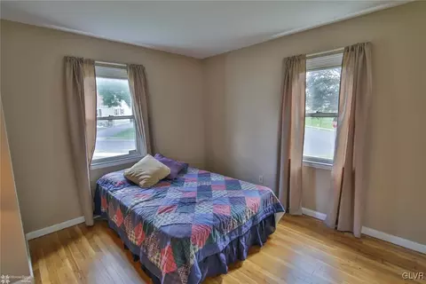 501 E Saucon St, Hellertown, PA 18055 photo 6
