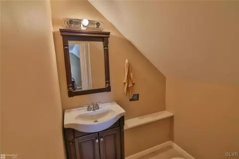 501 E Saucon St, Hellertown, PA 18055 photo 16