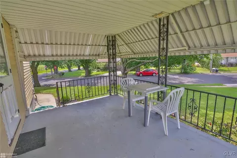 501 E Saucon St, Hellertown, PA 18055 photo 22