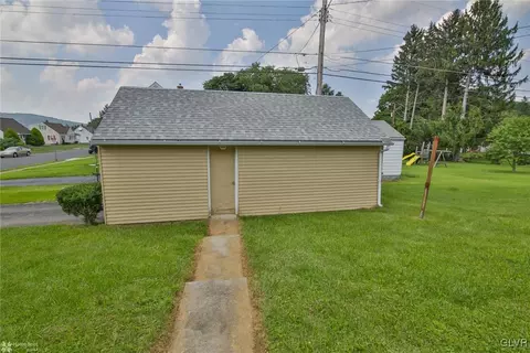 501 E Saucon St, Hellertown, PA 18055 photo 24