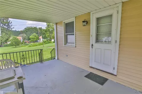 501 E Saucon St, Hellertown, PA 18055 photo 23