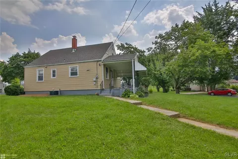 501 E Saucon St, Hellertown, PA 18055 photo 25