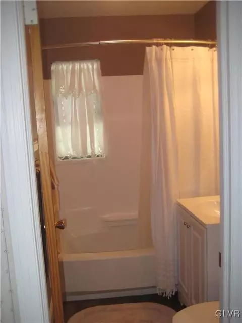 3021 Cornwall Rd, Bethlehem, PA 18017 photo 9