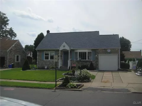 3021 Cornwall Rd, Bethlehem, PA 18017 photo 1