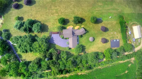 8495 Sickle Rd, Bath, PA 18014 photo 23