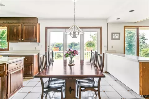 8495 Sickle Rd, Bath, PA 18014 photo 3
