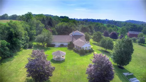 8495 Sickle Rd, Bath, PA 18014 photo 12