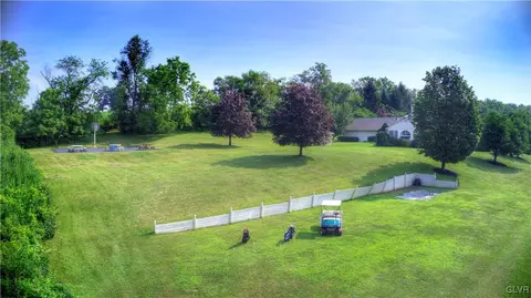 8495 Sickle Rd, Bath, PA 18014 photo 10