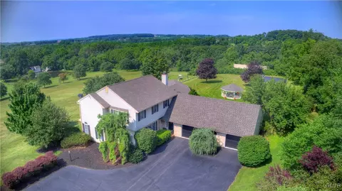8495 Sickle Rd, Bath, PA 18014 photo 1