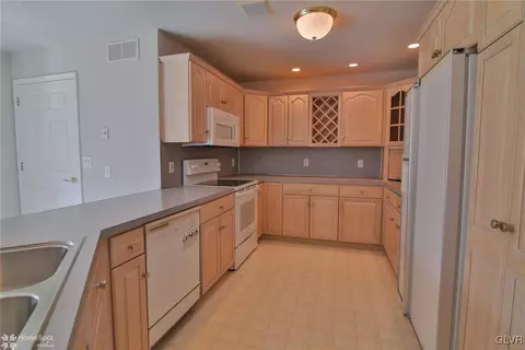 1011 Stone Stack Dr, Bethlehem, PA 18015 photo 13