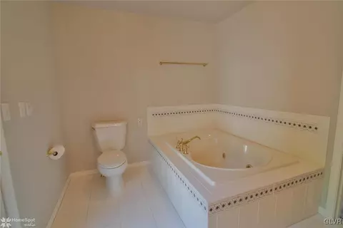 1011 Stone Stack Dr, Bethlehem, PA 18015 photo 18