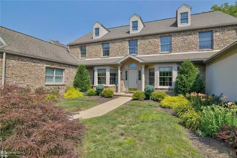1011 Stone Stack Dr, Bethlehem, PA 18015 photo 2