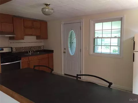 1225 E 3rd St, Bethlehem, PA 18015 photo 4