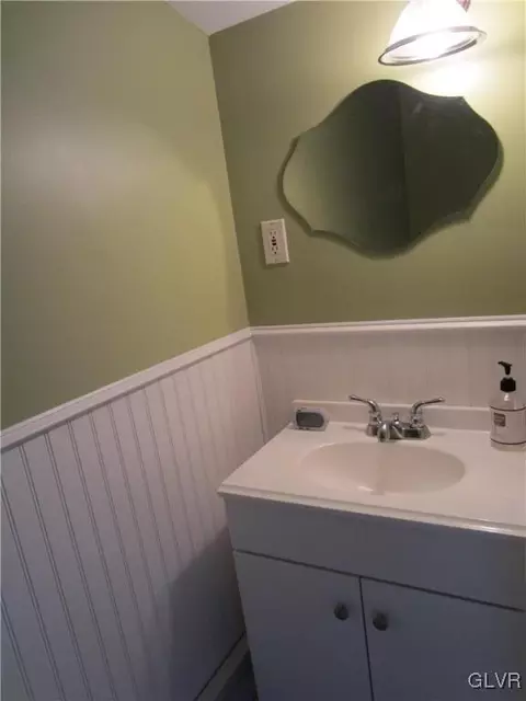 1225 E 3rd St, Bethlehem, PA 18015 photo 5