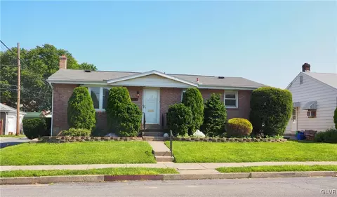 415 E Laurel St, Bethlehem, PA 18018 photo 2