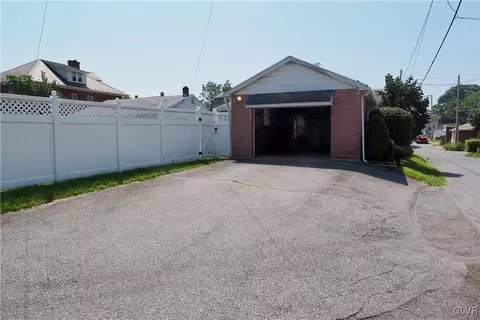 415 E Laurel St, Bethlehem, PA 18018 photo 4