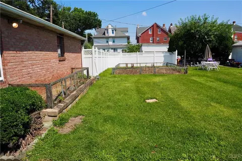 415 E Laurel St, Bethlehem, PA 18018 photo 3