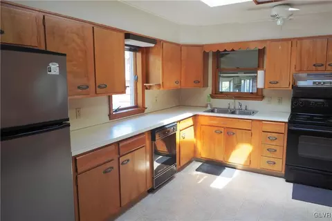415 E Laurel St, Bethlehem, PA 18018 photo 6
