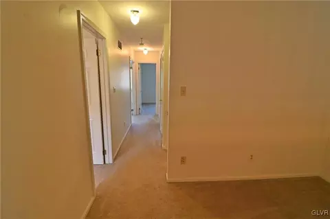 5513 Jaclyn Ln, Bethlehem, PA 18017 photo 13