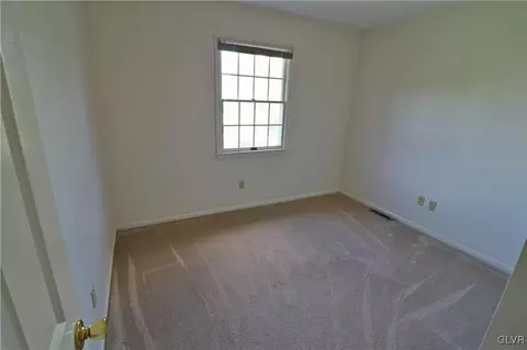 5513 Jaclyn Ln, Bethlehem, PA 18017 photo 16