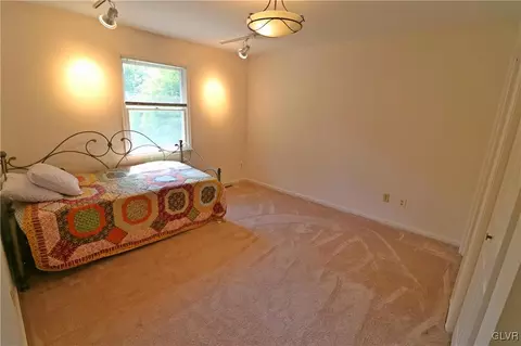 5513 Jaclyn Ln, Bethlehem, PA 18017 photo 14