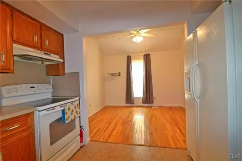 5513 Jaclyn Ln, Bethlehem, PA 18017 photo 7