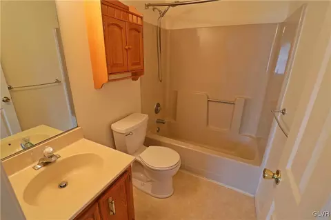 5513 Jaclyn Ln, Bethlehem, PA 18017 photo 18