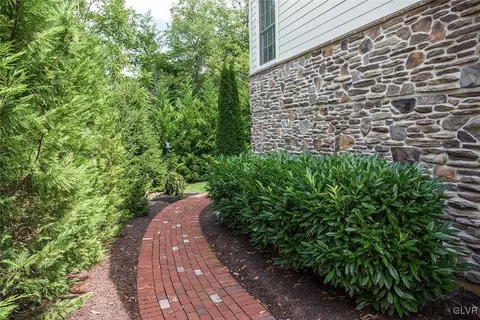 2059 Forge Run, Bethlehem, PA 18015 photo 25