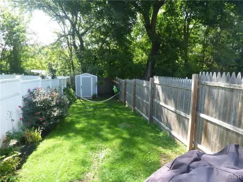 116 Front St, Hellertown, PA 18055 photo 21