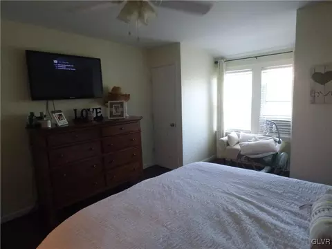 116 Front St, Hellertown, PA 18055 photo 13