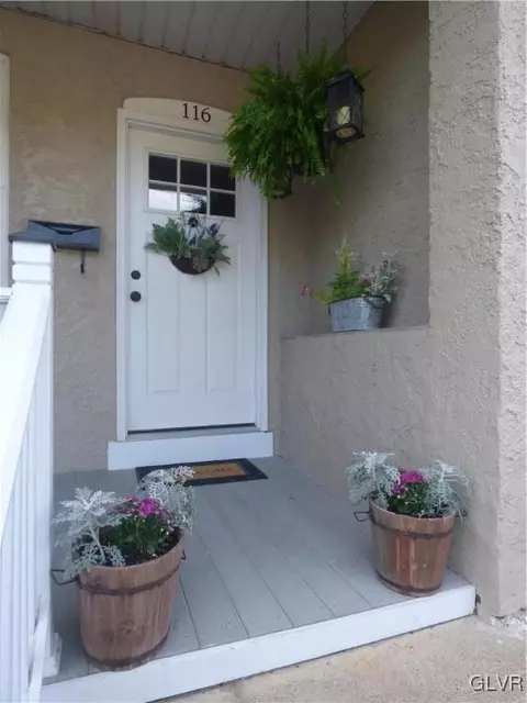 116 Front St, Hellertown, PA 18055 photo 2