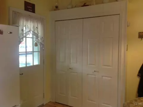 2 Valley View Dr, Bath, PA 18014 photo 9