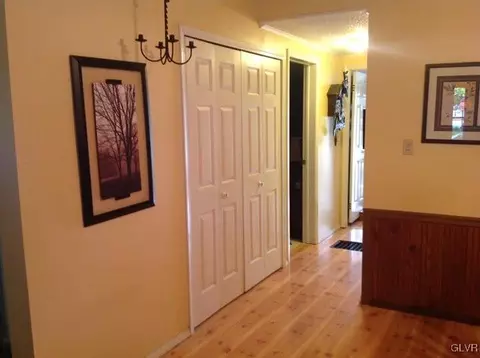 2 Valley View Dr, Bath, PA 18014 photo 2