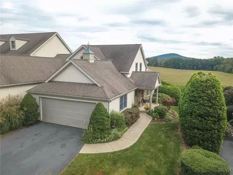 1025 Stone Stack Dr, Bethlehem, PA 18015 photo 1