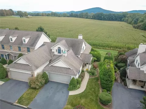 1025 Stone Stack Dr, Bethlehem, PA 18015 photo 3