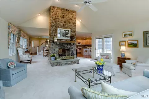 1025 Stone Stack Dr, Bethlehem, PA 18015 photo 9