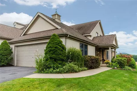 1025 Stone Stack Dr, Bethlehem, PA 18015 photo 4
