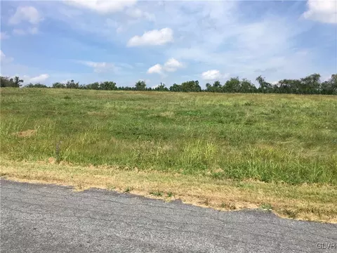 2360 Beacon Rd, Moore Twp, PA 18014 photo 2