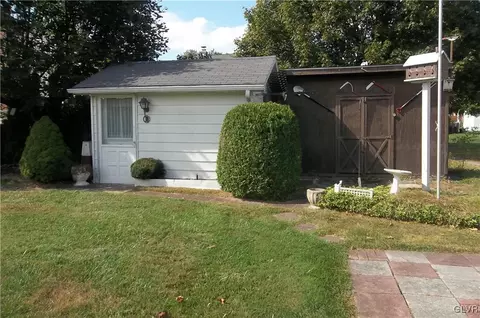 172 E 2nd St, Wind Gap, PA 18091 photo 8
