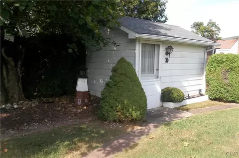 172 E 2nd St, Wind Gap, PA 18091 photo 5