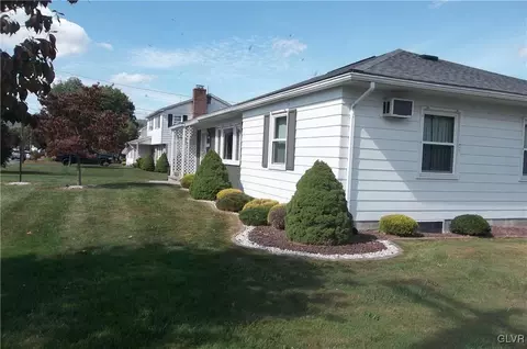 172 E 2nd St, Wind Gap, PA 18091 photo 3