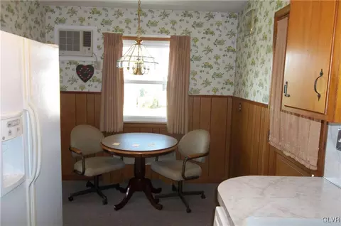 172 E 2nd St, Wind Gap, PA 18091 photo 11