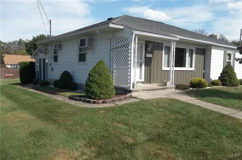 172 E 2nd St, Wind Gap, PA 18091 photo 4